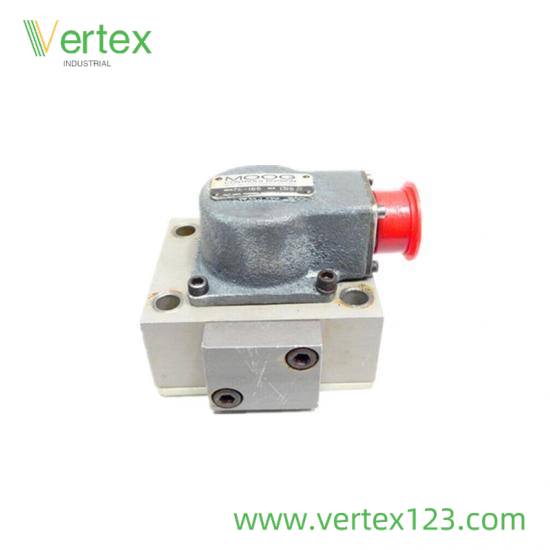 MOOG D136-001-008a Front View